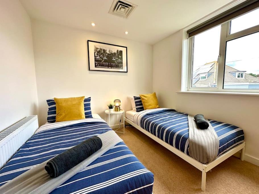 Stunning Panoramic Sea View Beach Location - Sleeps Up To 4 People - Free Parking - The Best Beach! - Great Location - Fast Wifi - Smart Tv - Newly Decorated - Sleeps Up To 4! Close To Bournemouth & Poole Town Centre & Sandbanks Eksteriør bilde